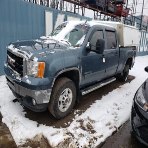 2011 SIERRA 2500 side view
